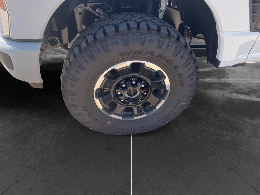 New 2026 Ford F350 Platinum w/ Tremor Off-Road Package AWD/4WD image 9