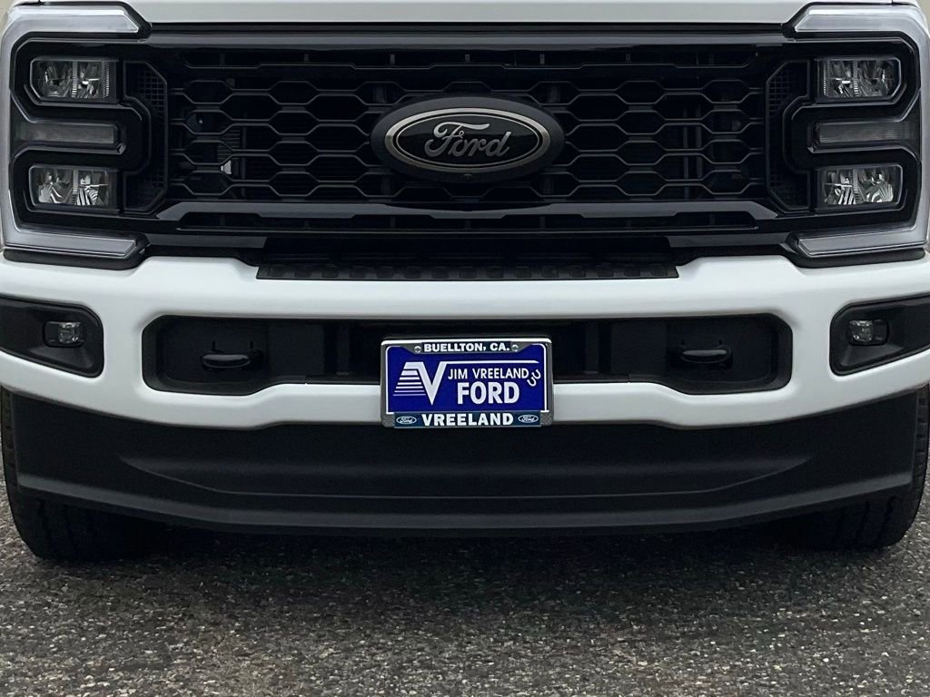 Certified 2025 Ford F350 Lariat w/ Black Appearance Package image 20