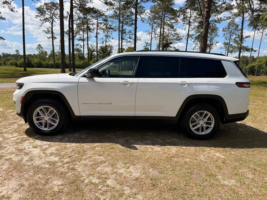 Used 2023 Jeep Grand Cherokee L Laredo AWD/4WD image 2