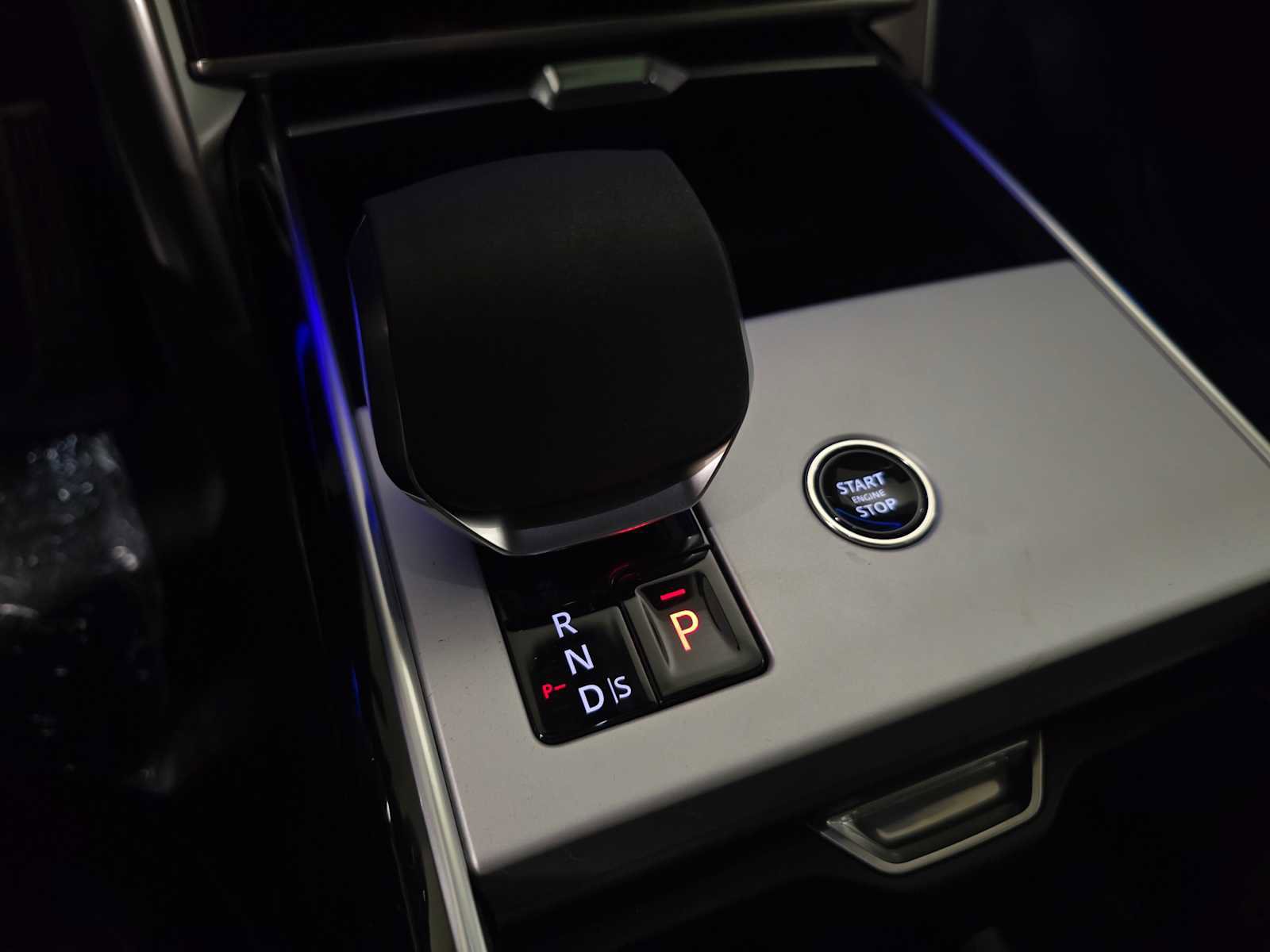 New 2026 Land Rover Range Rover SE image 33