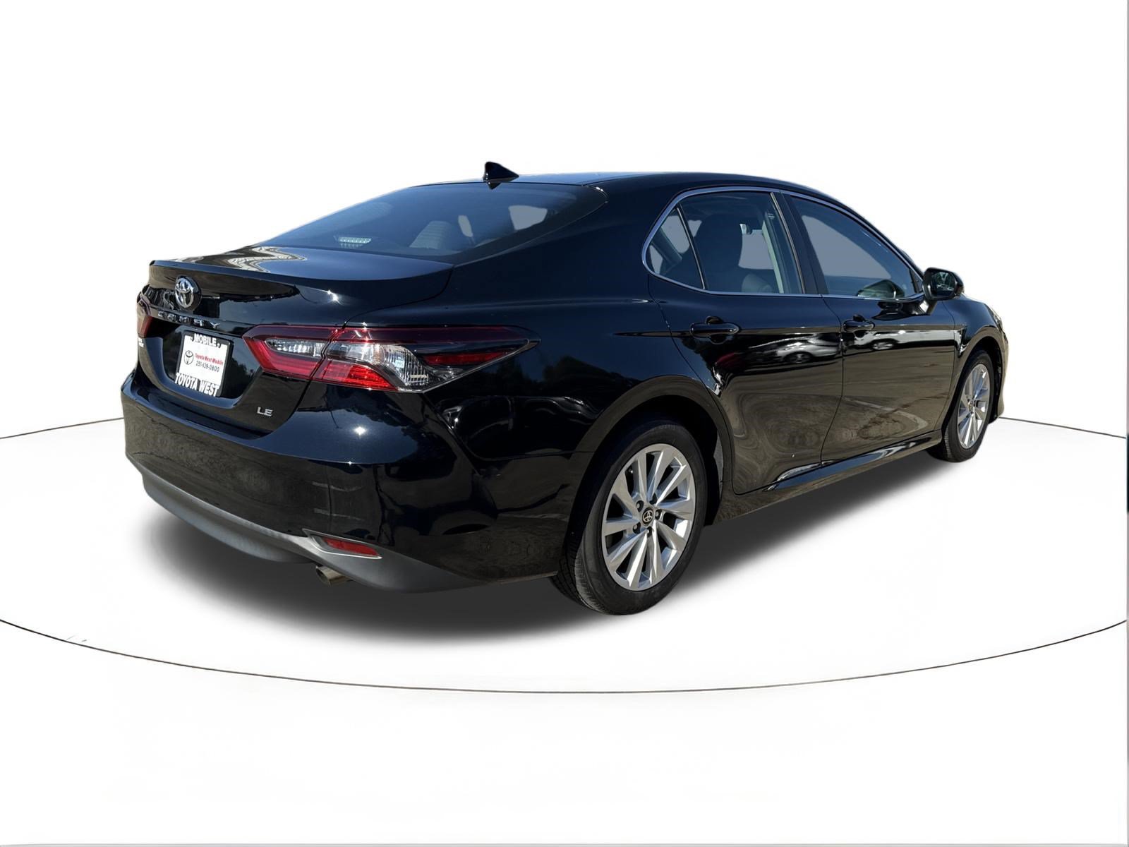 Used 2024 Toyota Camry LE FWD image 3