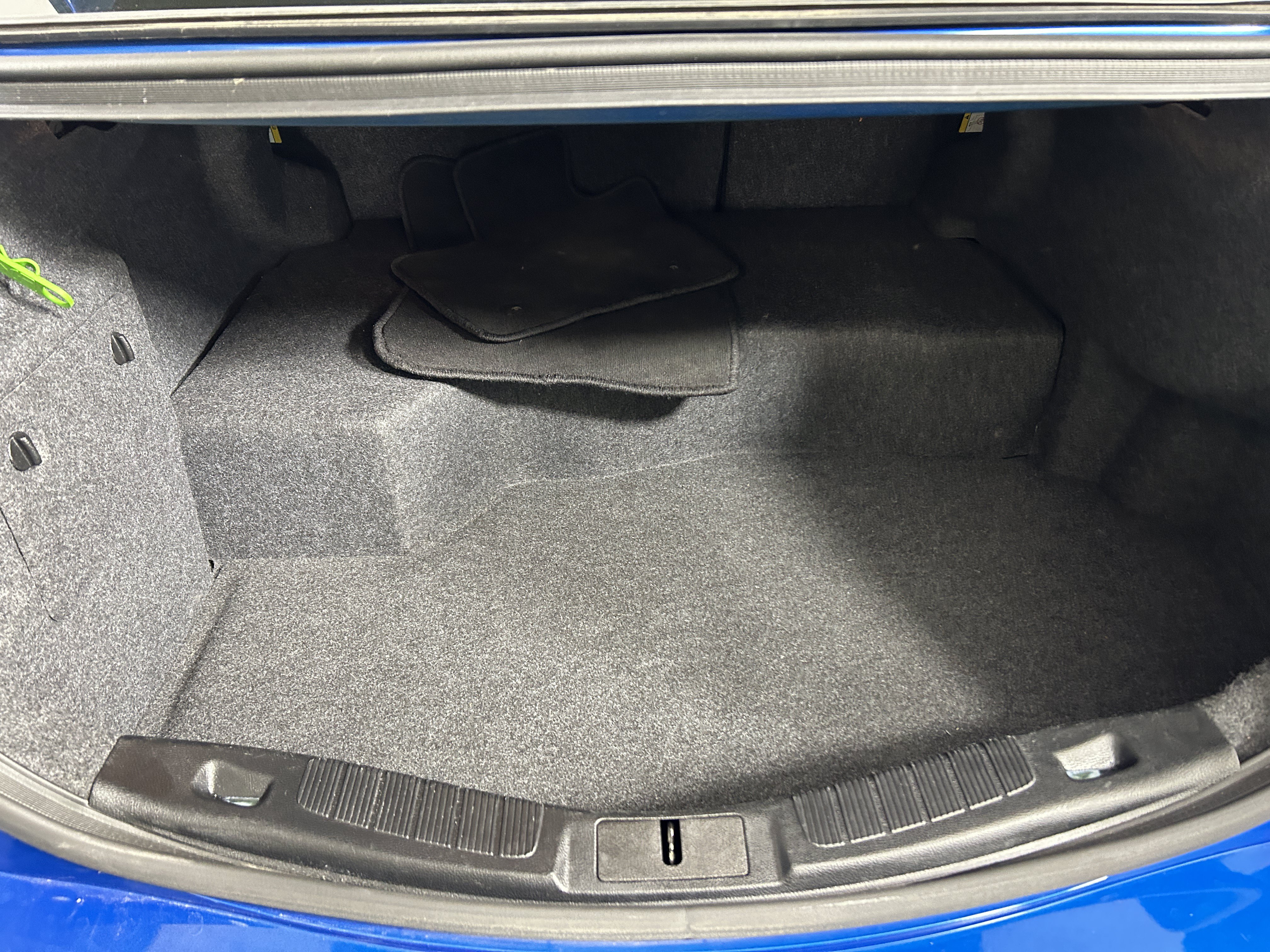 Used 2020 Ford Fusion SE FWD image 25