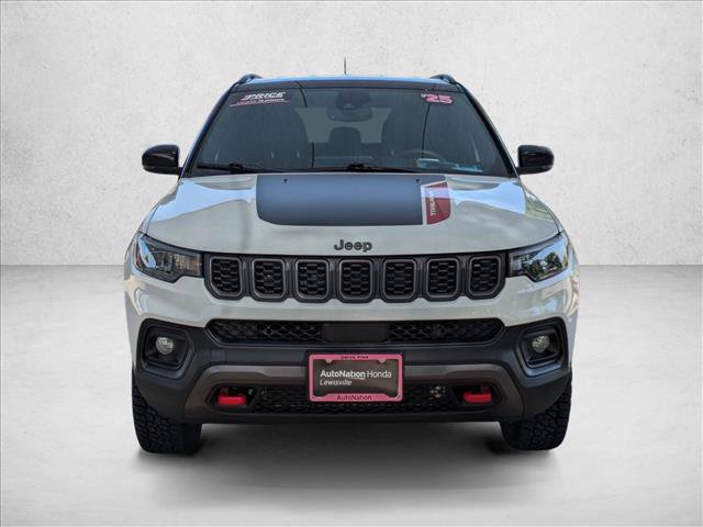 Used 2025 Jeep Compass Trailhawk AWD/4WD image 2