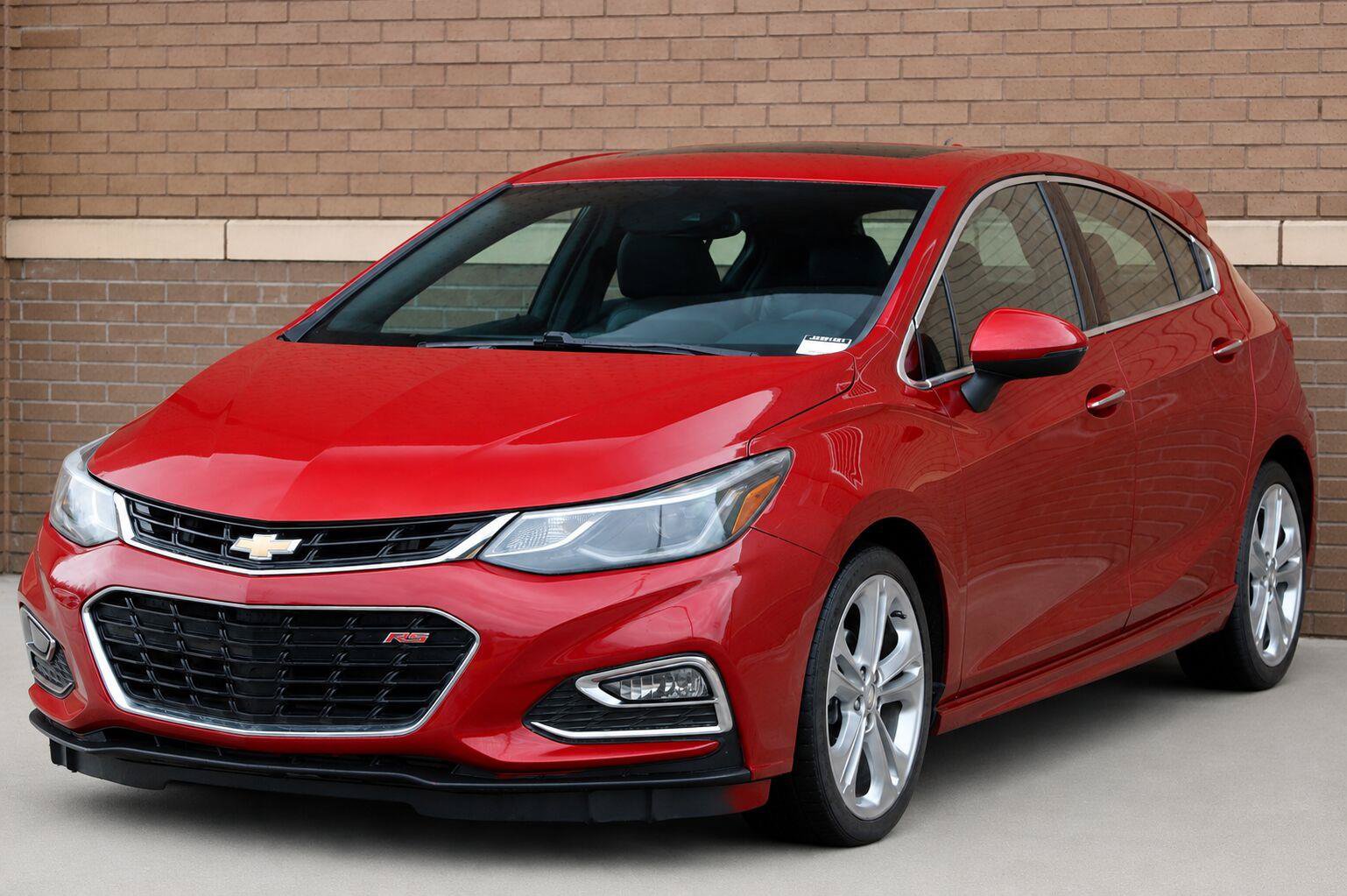 Used 2018 Chevrolet Cruze Premier FWD image 5