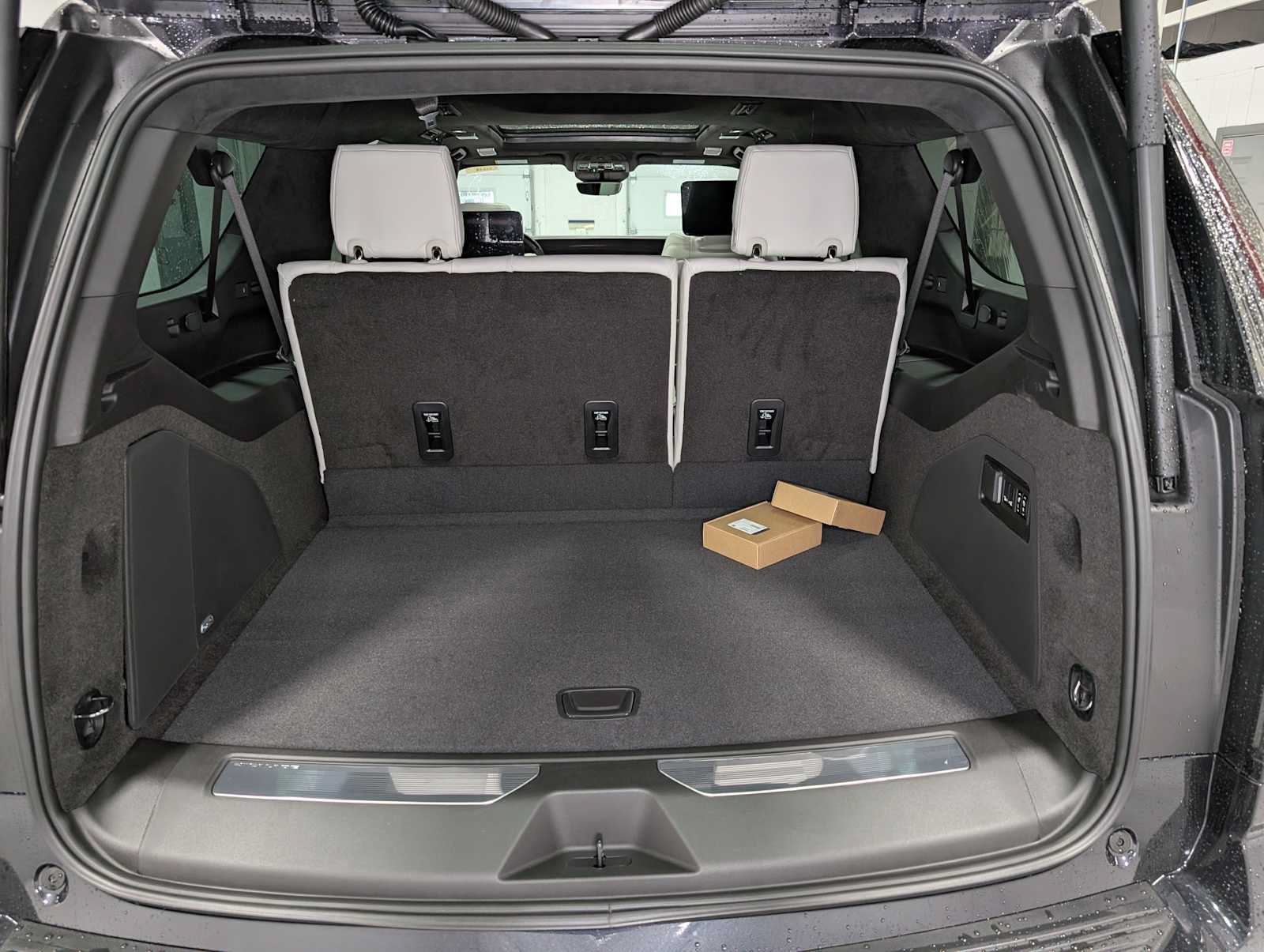 New 2026 Cadillac Escalade ESV Platinum Luxury AWD/4WD image 7