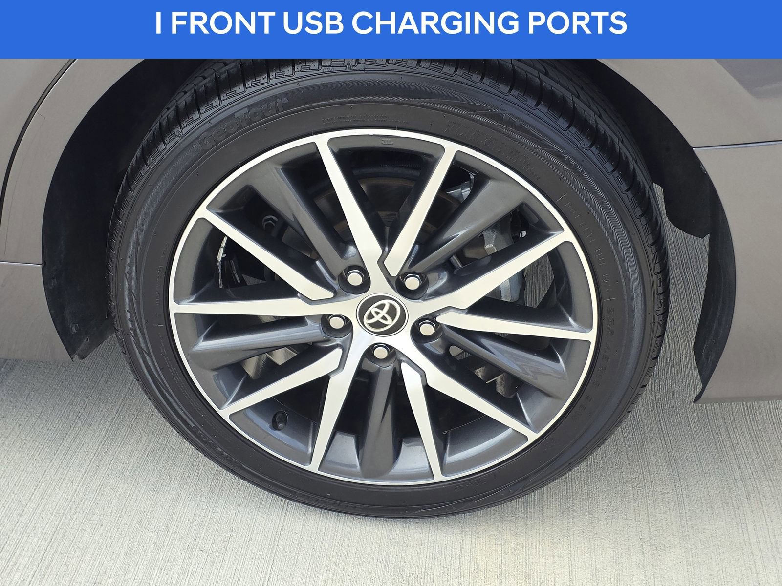 Used 2023 Toyota Camry XLE image 12