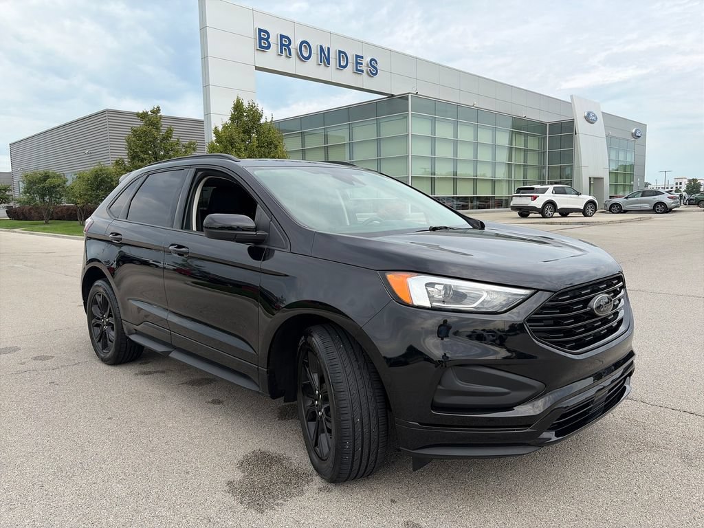 Used 2024 Ford Edge SE w/ Black Appearance Package