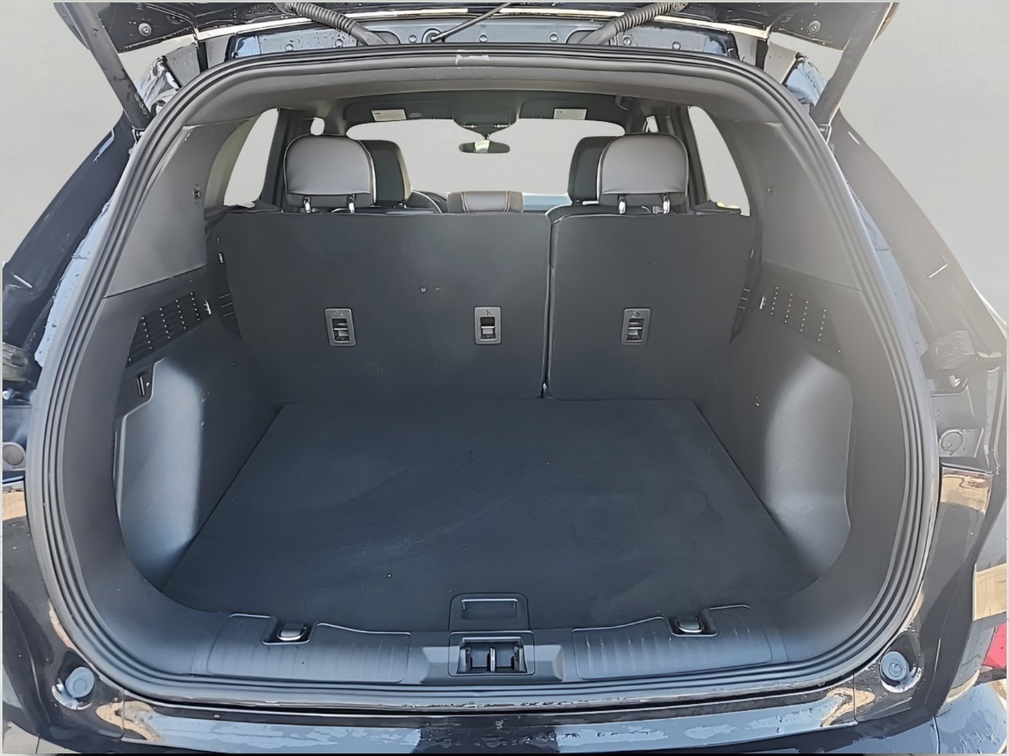Certified 2023 Ford Escape ST-Line Select w/ Tech Pack #1 AWD/4WD image 9
