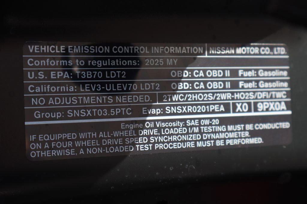 Used 2025 Nissan Pathfinder SL w/ SL Premium Package image 13