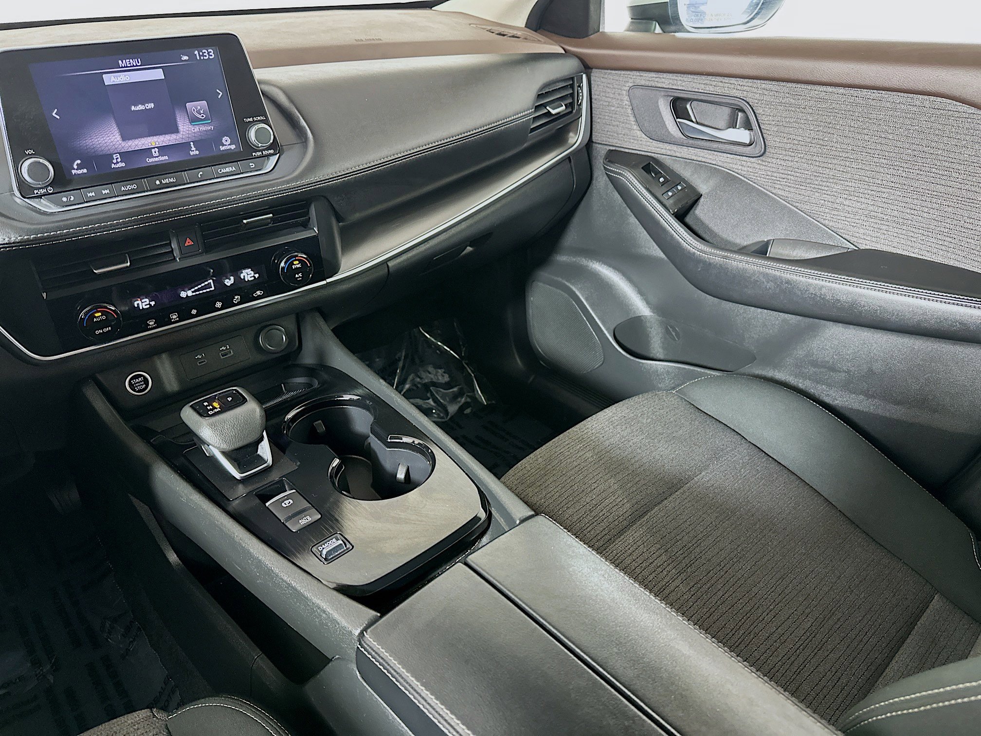 Used 2023 Nissan Rogue SV image 21