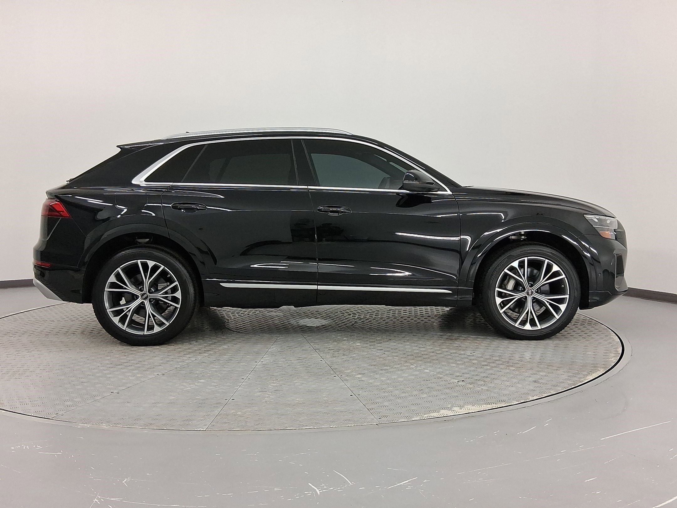 New 2025 Audi Q8 Premium image 8