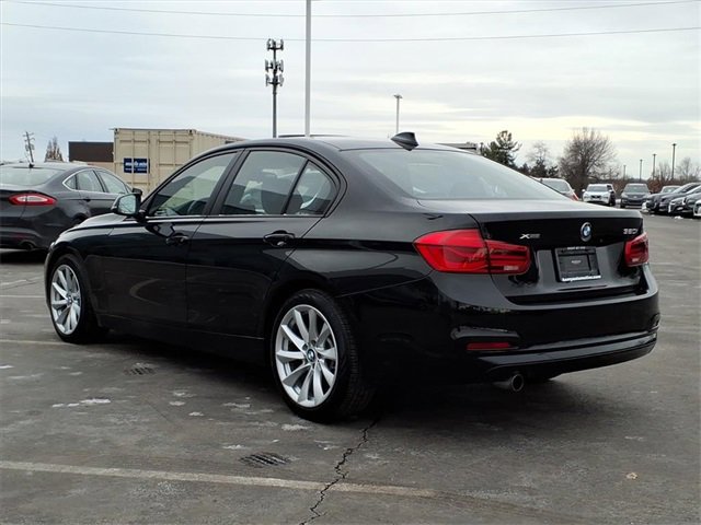 Used 2016 BMW 320i xDrive Sedan image 4