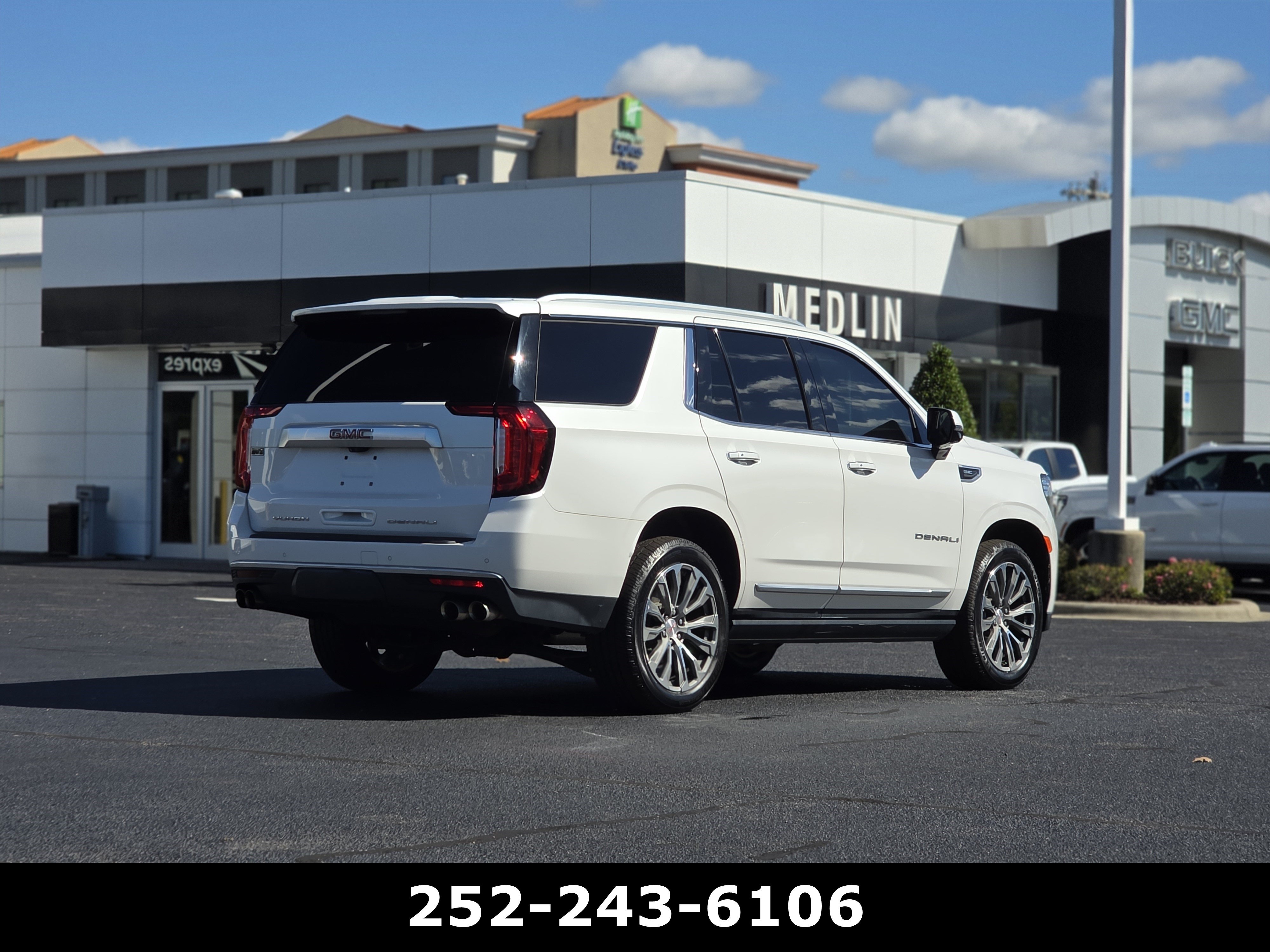 Used 2021 GMC Yukon Denali w/ Denali Premium Package AWD/4WD image 7