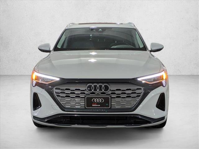 Used 2024 Audi Q8 e-tron Premium Plus w/ Premium Plus Package image 2