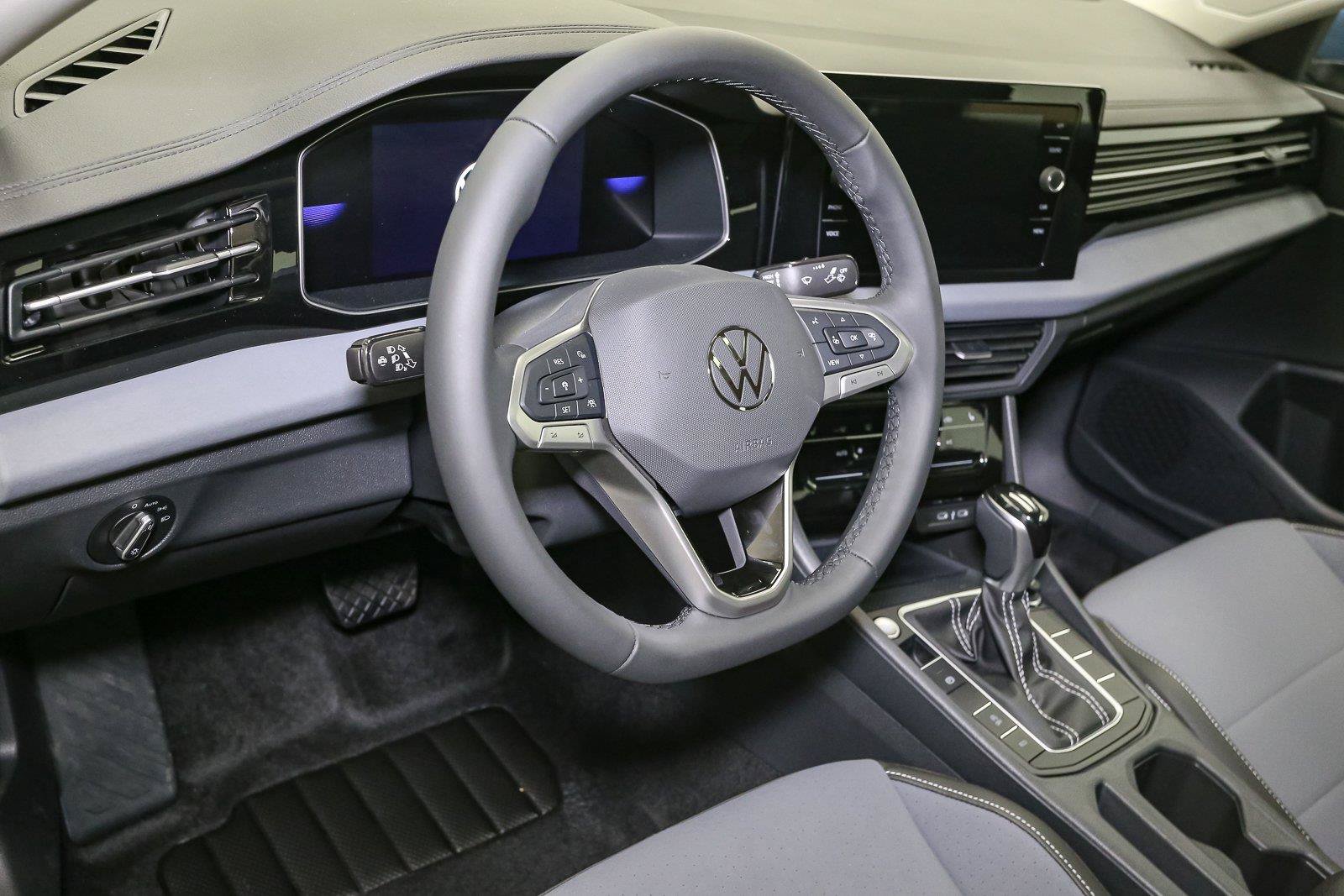 New 2027 Volkswagen Jetta SE FWD image 17