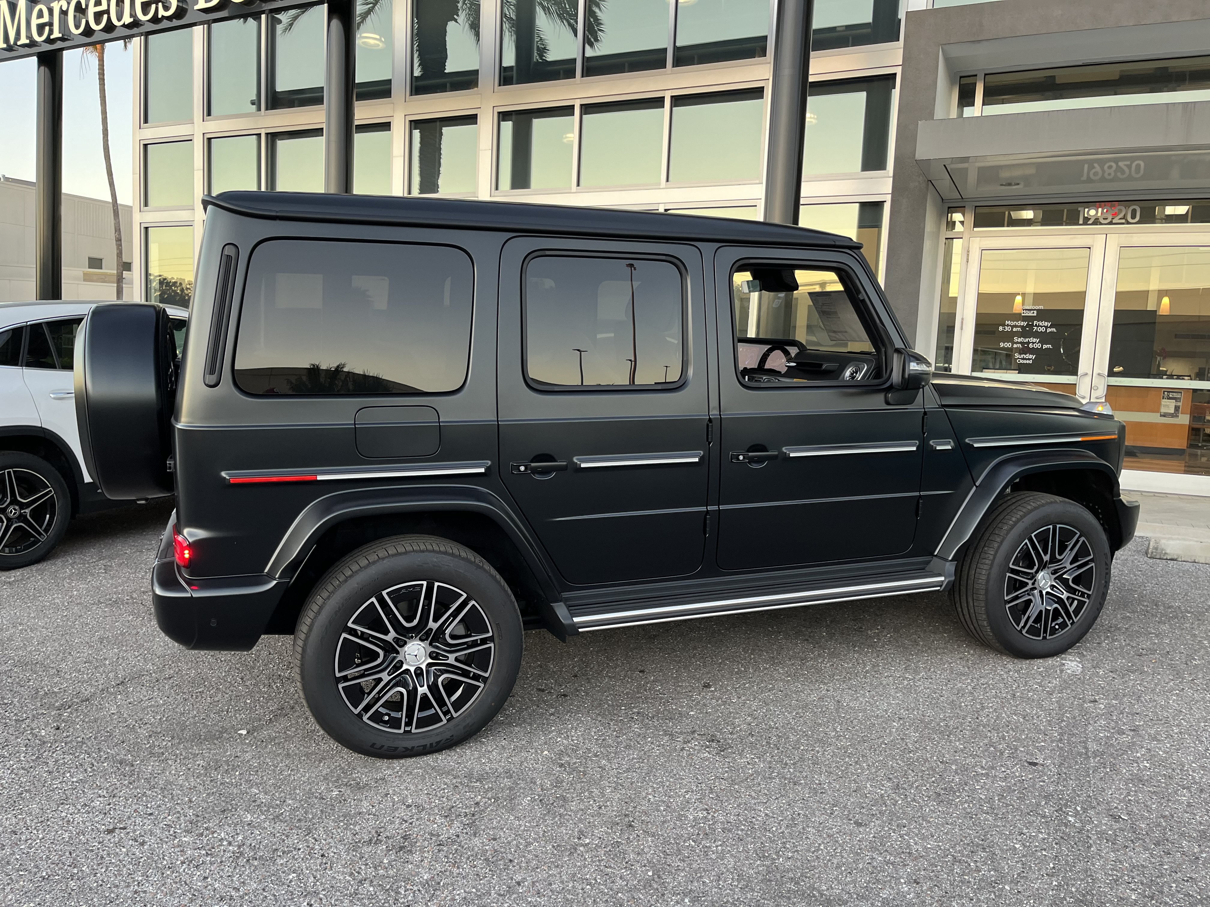 New 2027 Mercedes-Benz G 580 e image 6