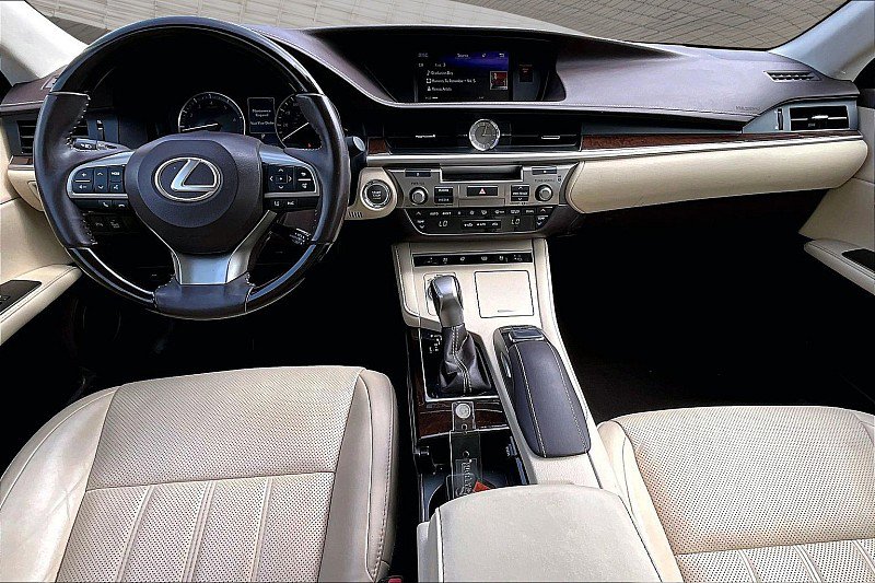 Used 2017 Lexus ES 350 w/ Luxury Package FWD image 13