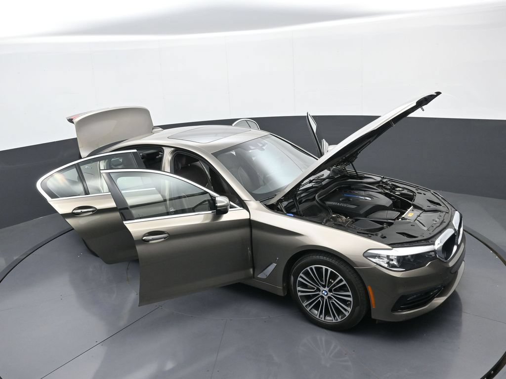 Used 2018 BMW 530e xDrive AWD/4WD image 38