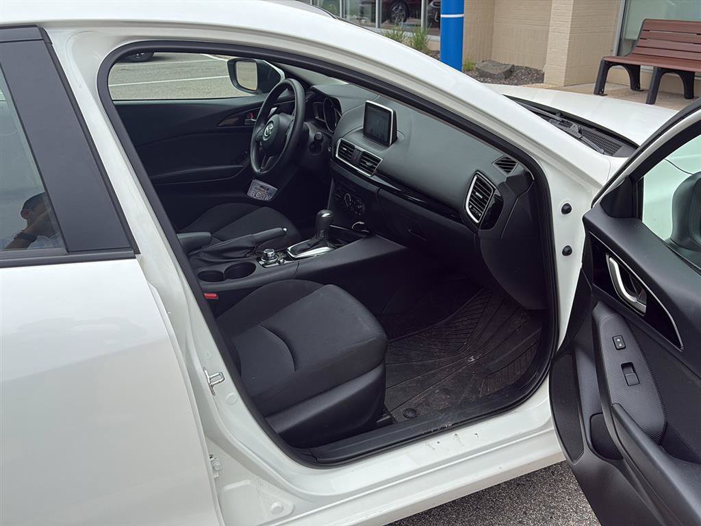 Used 2016 MAZDA MAZDA3 i Sport FWD image 5