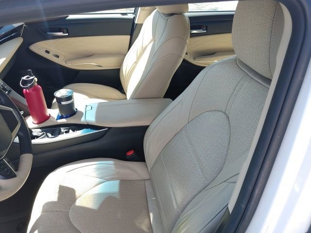 Used 2019 Toyota Avalon Limited image 7