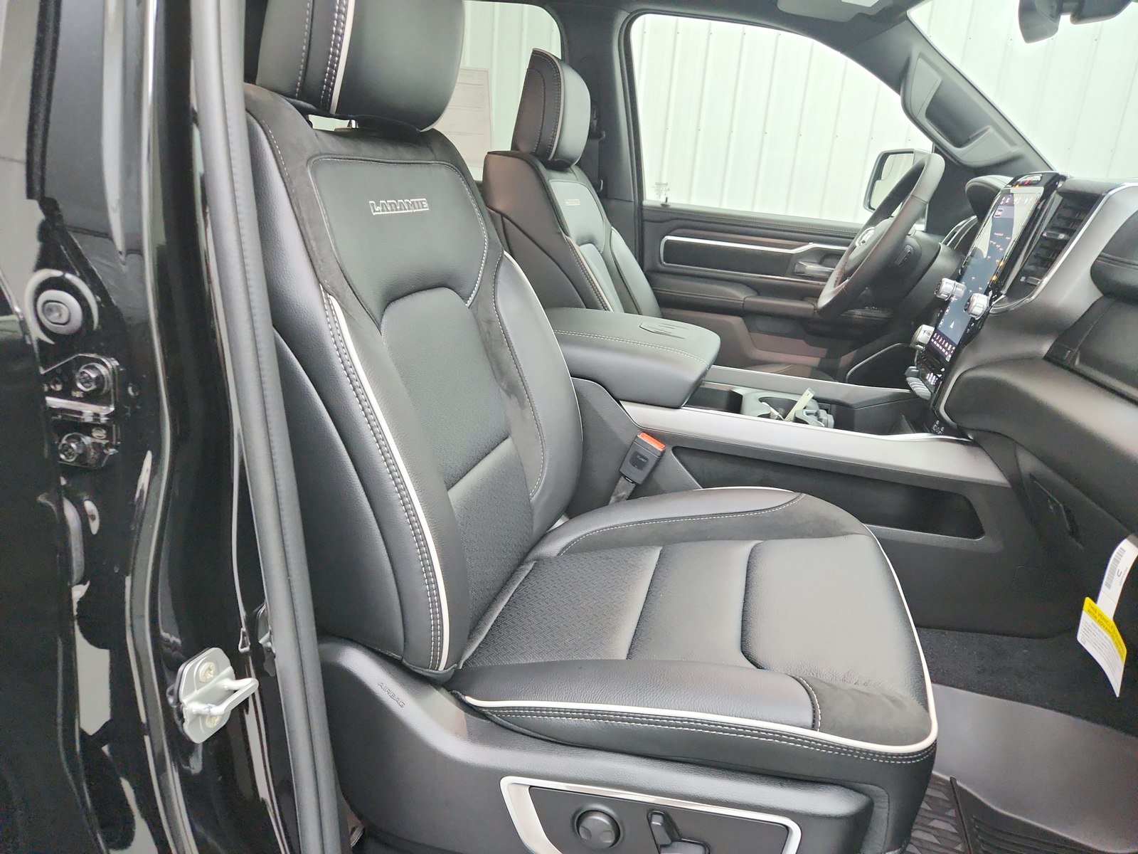 New 2026 RAM 1500 Laramie w/ Night Edition AWD/4WD image 39