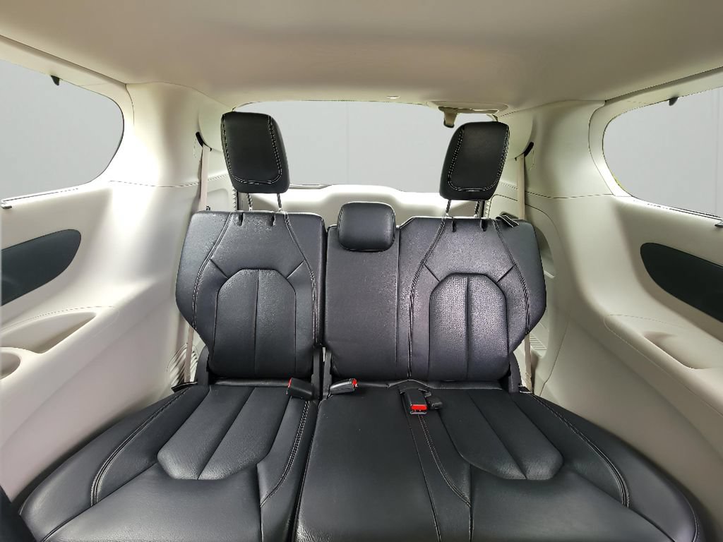 Used 2022 Chrysler Pacifica Touring-L FWD image 29