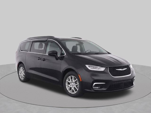 Used 2022 Chrysler Pacifica Touring-L FWD image 2