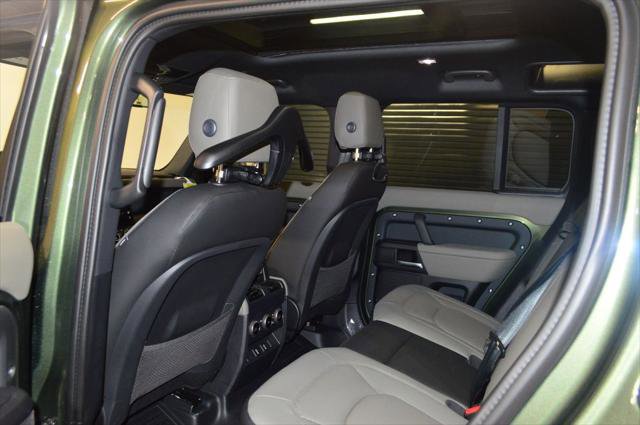 New 2026 Land Rover Defender 110 X-Dynamic SE AWD/4WD image 31