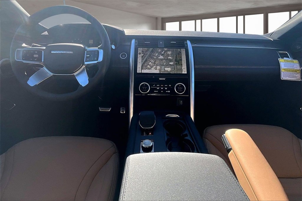 New 2026 Land Rover Discovery Limited Edition image 5