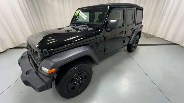 Used 2024 Jeep Wrangler Unlimited Sport AWD/4WD image 4