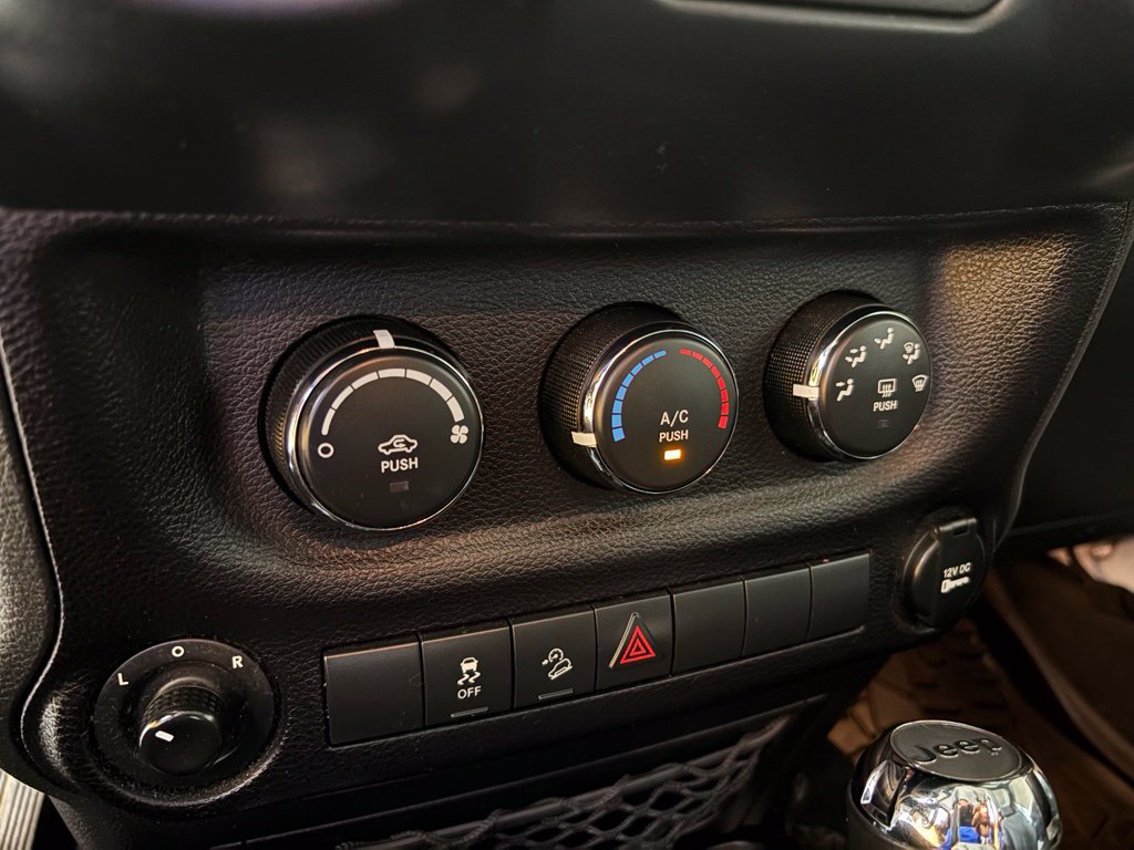 Used 2017 Jeep Wrangler Sport AWD/4WD image 29
