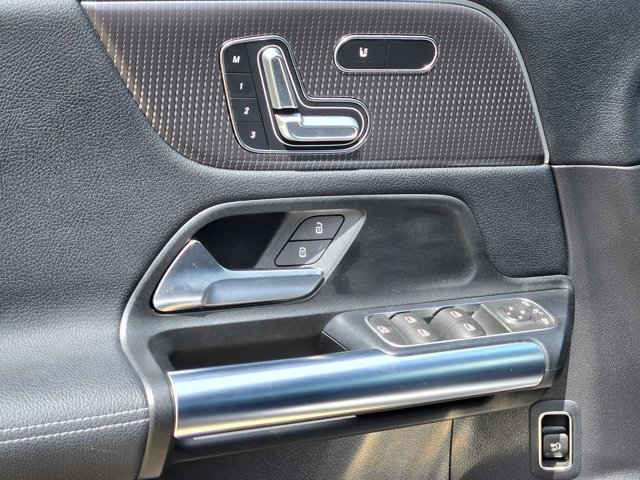 Used 2021 Mercedes-Benz GLA 250 4MATIC image 10