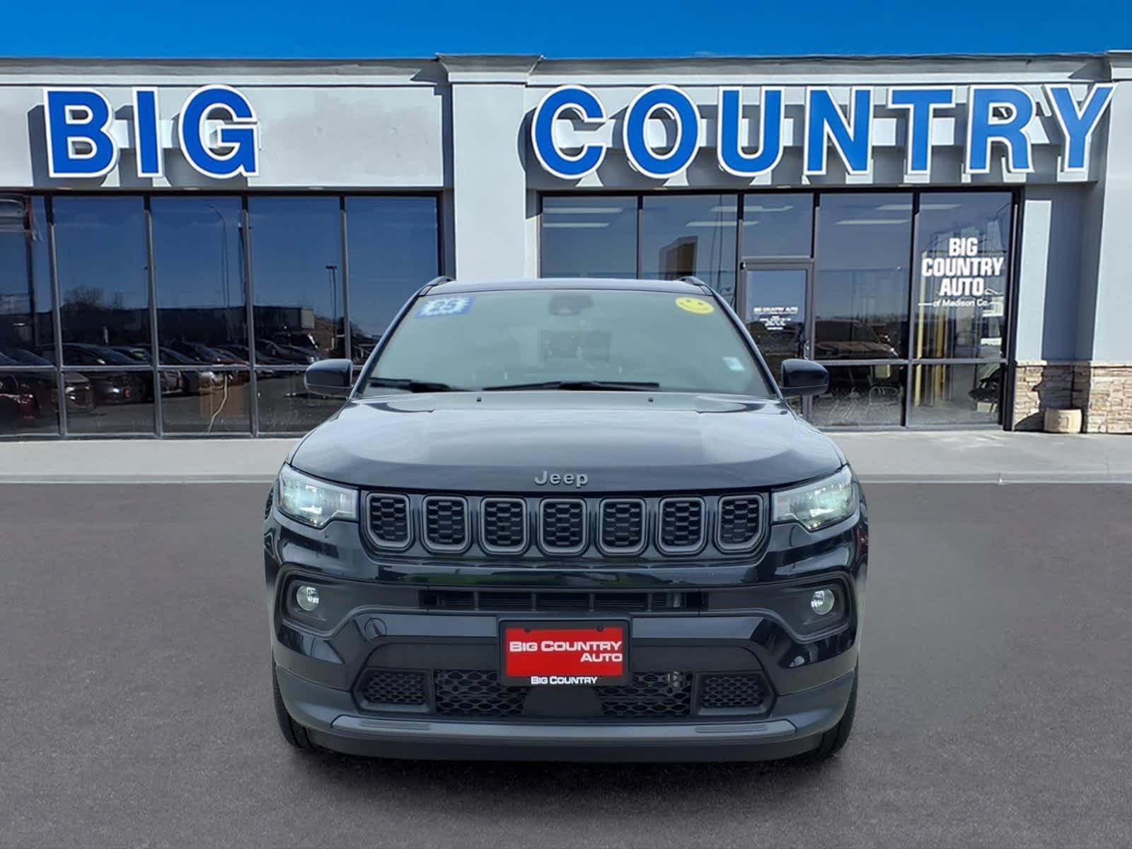Used 2025 Jeep Compass Latitude w/ Altitude Special Edition AWD/4WD image 2