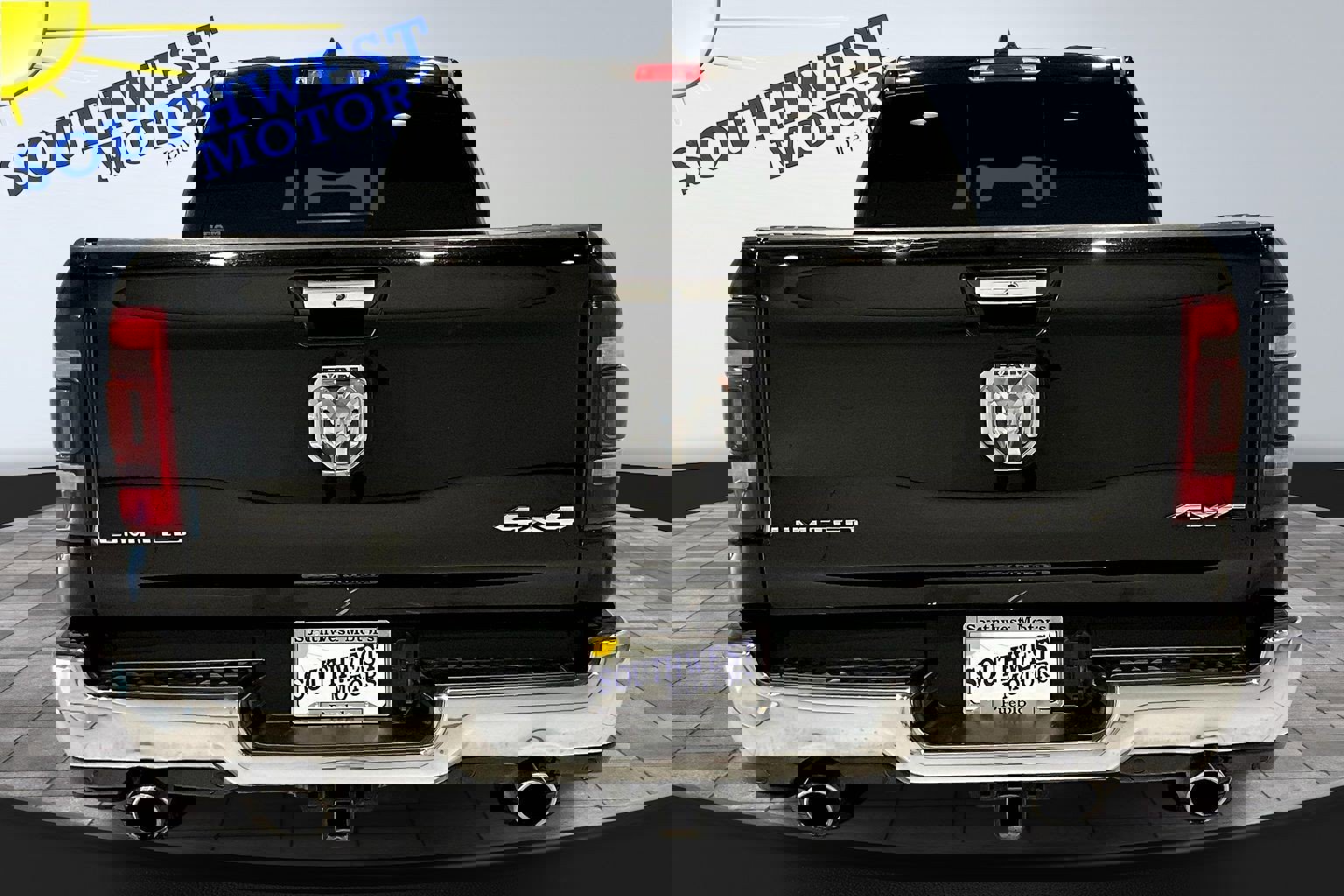 Used 2020 RAM 1500 Limited w/ Off-Road Group image 5