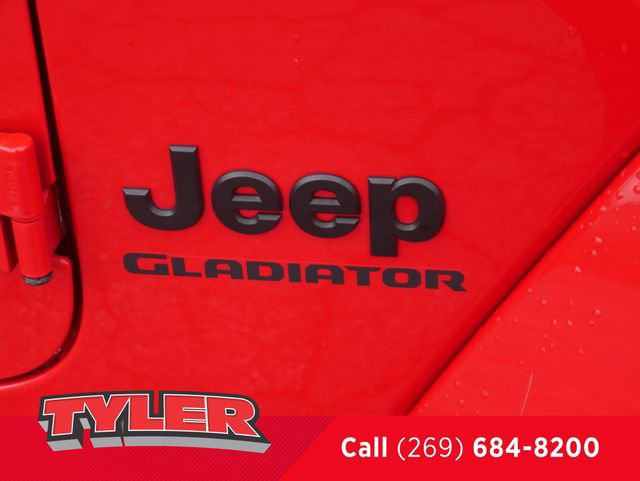 Certified 2022 Jeep Gladiator Willys image 11