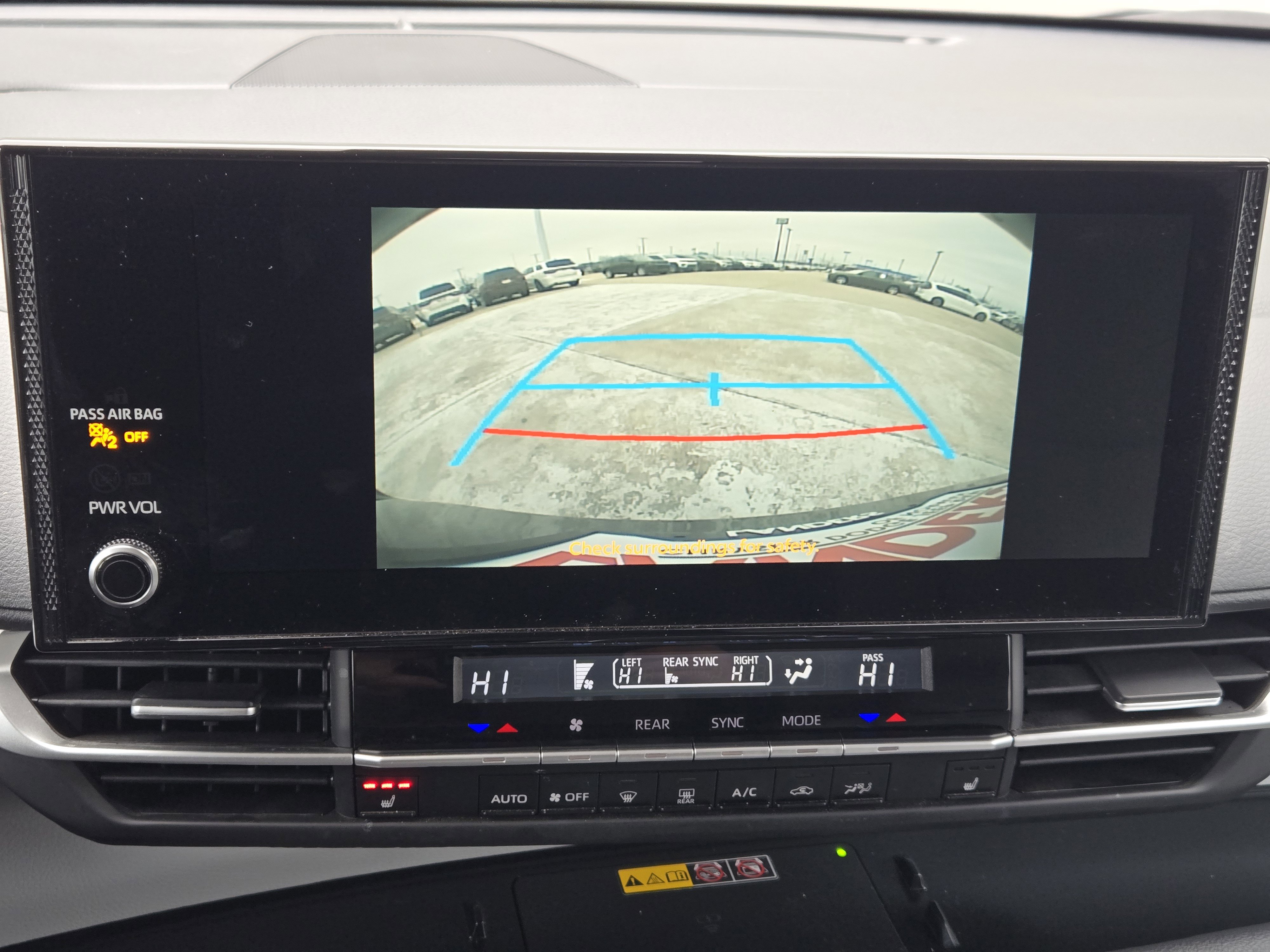 Used 2025 Toyota Sienna XLE image 21