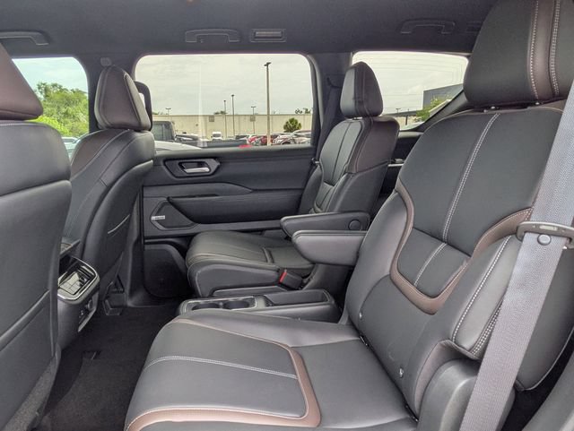 New 2026 Nissan Armada SL w/ Captain's Chari Seat Package AWD/4WD image 17