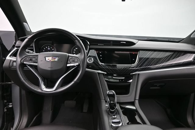 Certified 2025 Cadillac XT6 Premium Luxury w/ Technology Package AWD/4WD image 27