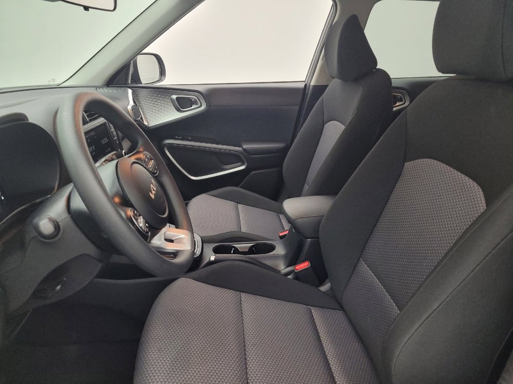 Used 2025 Kia Soul S image 17