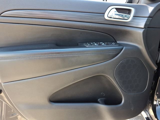 Used 2021 Jeep Grand Cherokee Laredo X image 12