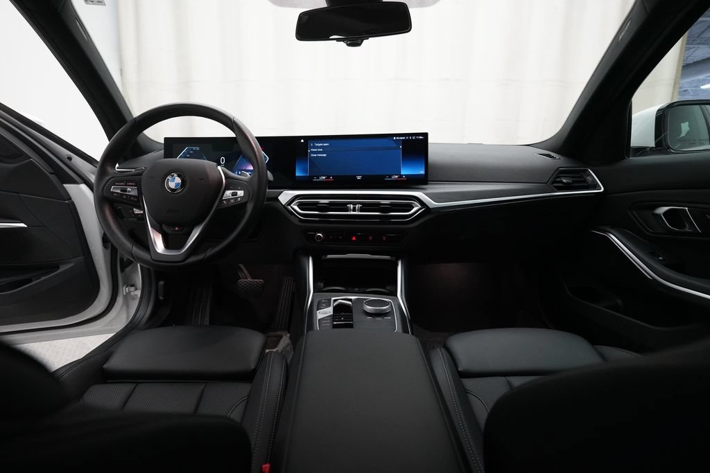 Used 2024 BMW 330i xDrive Sedan AWD/4WD image 5
