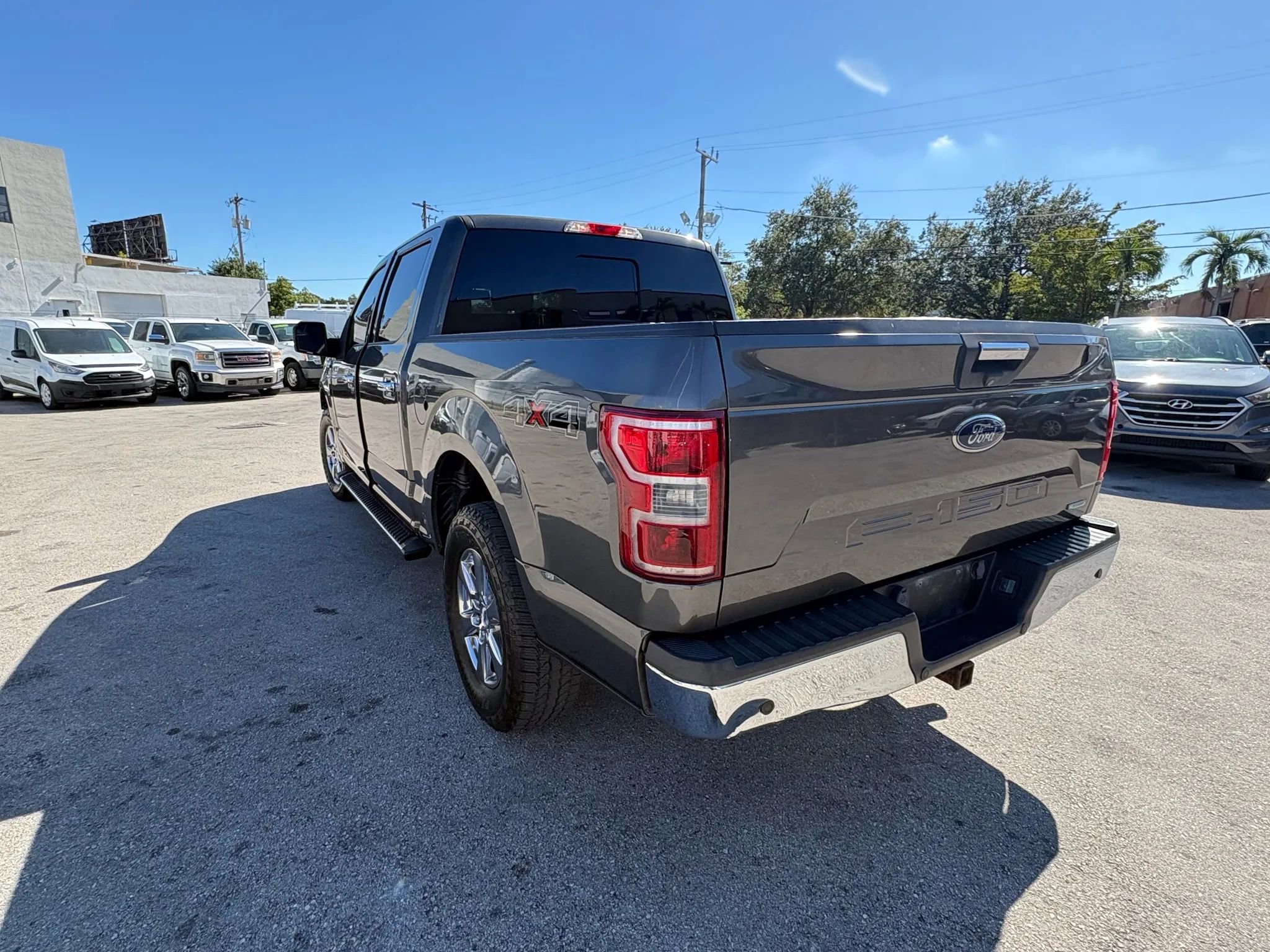 Used 2018 Ford F150 XLT w/ Equipment Group 302A Luxury AWD/4WD image 9