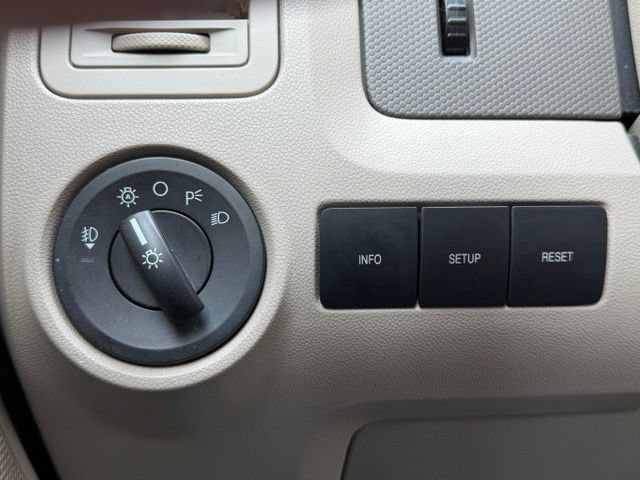 Used 2010 Ford Escape XLT AWD/4WD image 24