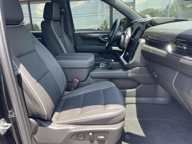 Used 2025 GMC Yukon XL Elevation AWD/4WD image 9