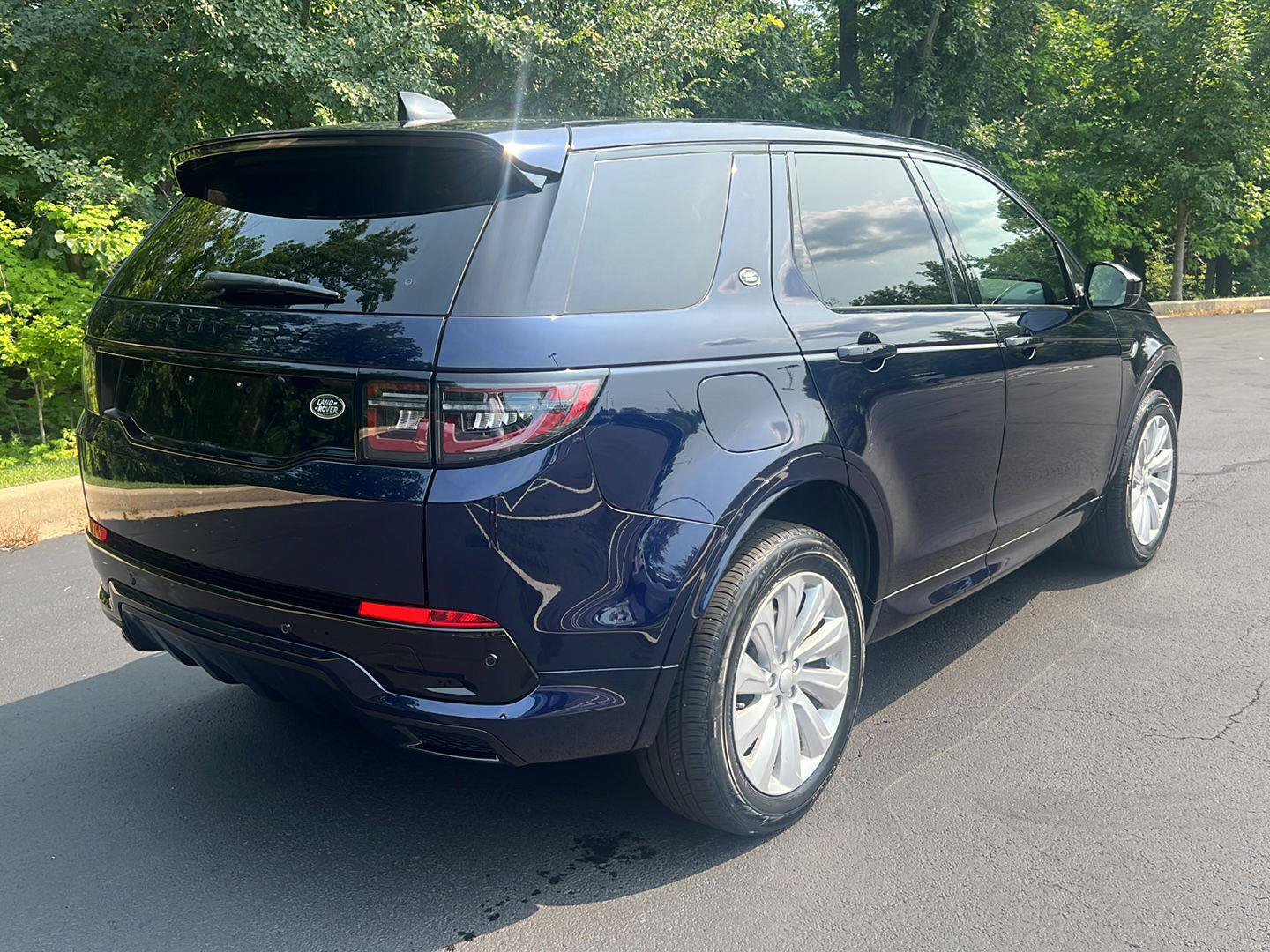 Used 2022 Land Rover Discovery Sport S R-Dynamic AWD/4WD image 4