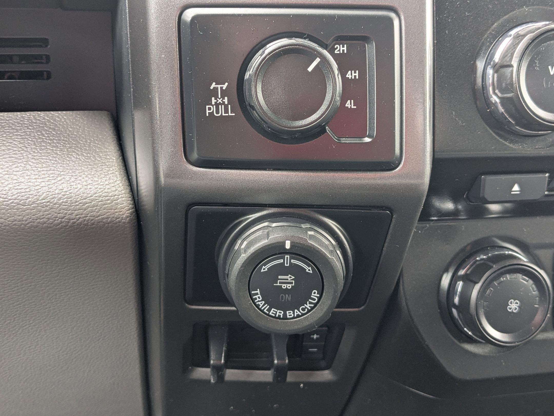 Used 2017 Ford F150 XLT w/ Equipment Group 302A Luxury image 23