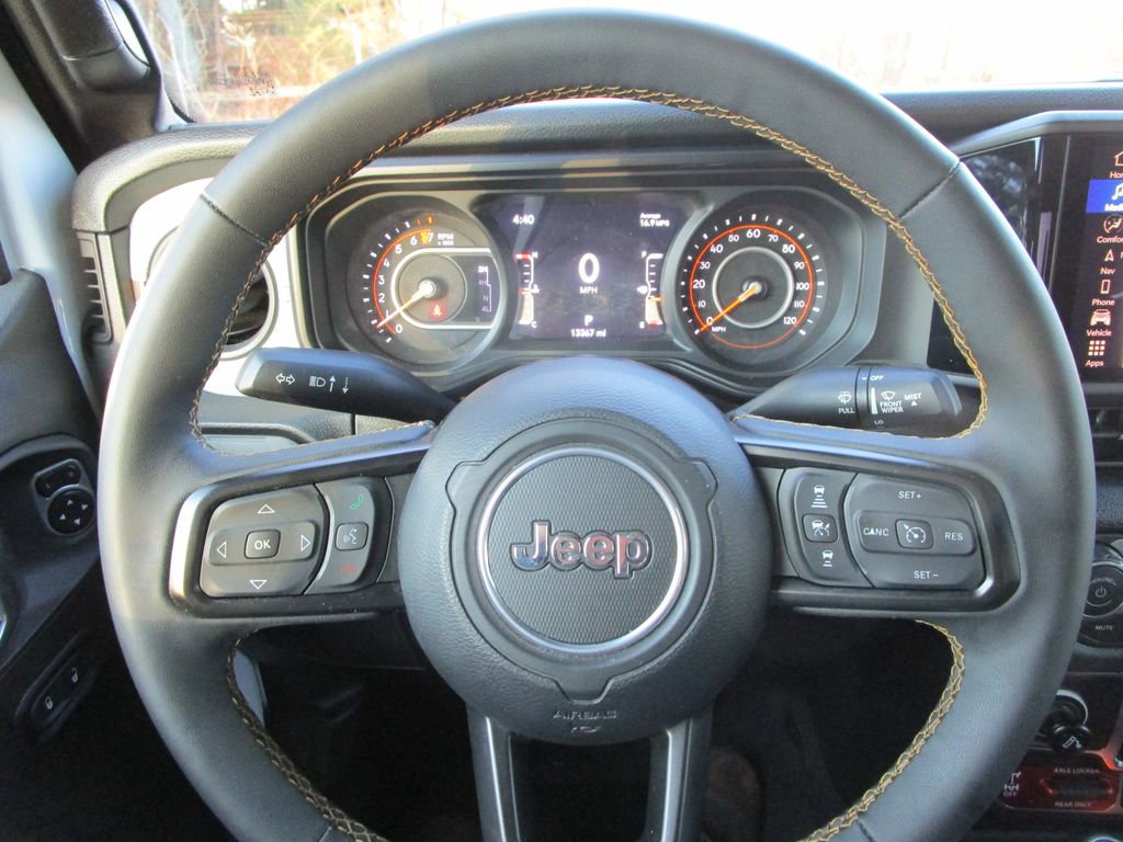 Used 2024 Jeep Gladiator Willys image 33