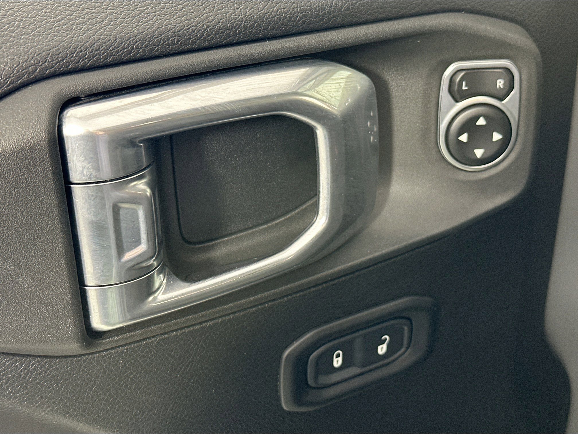 Used 2021 Jeep Wrangler Unlimited Willys image 17