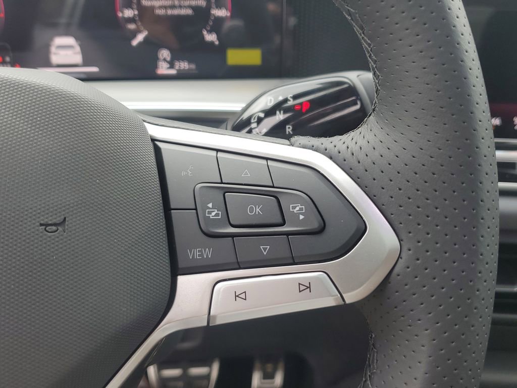 New 2026 Volkswagen Tiguan SE R-Line image 24