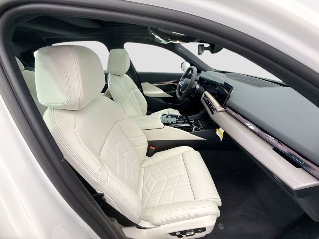 New 2026 BMW i5 eDrive40 w/ Premium Package image 19